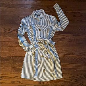Long sleeves Belted stripped dress